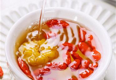 大顆粒枸杞和小顆粒枸杞哪個(gè)好，不同品種的枸杞怎么比較 - 壓片糖果代工