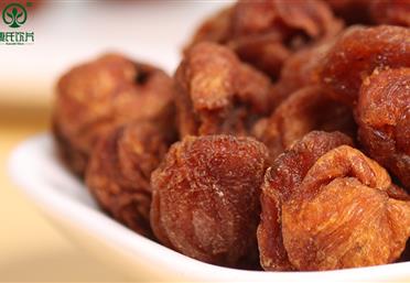 一顆就上癮的烘干無核桂圓肉，肉厚干爽，解饞又滋養(yǎng)，康氏中藥飲片代工、定制、OEM-代用茶代加工